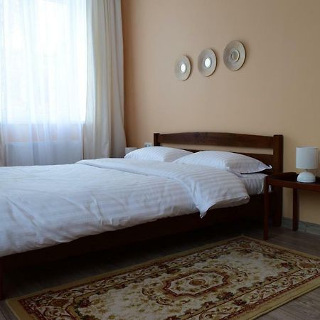 Central Comfortable One-Bedroom Apartment Кишинёв Экстерьер фото
