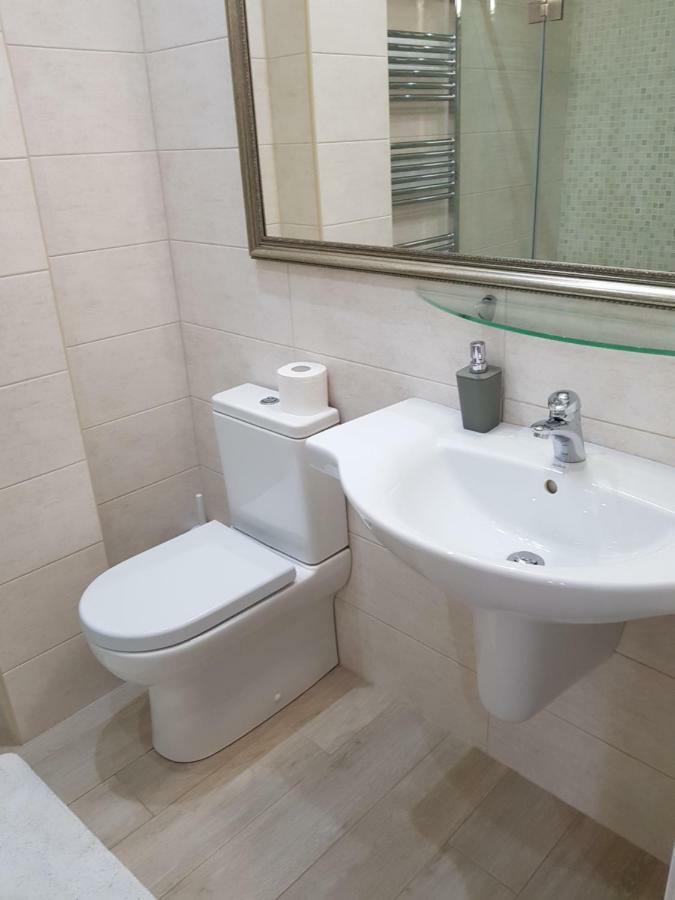 Central Comfortable One-Bedroom Apartment Кишинёв Экстерьер фото